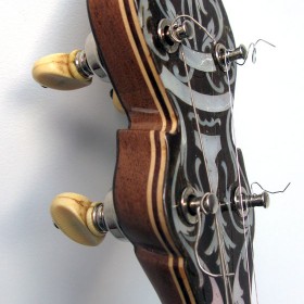 paramount_headstock_inlay